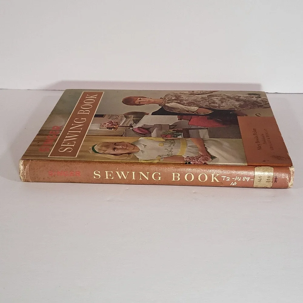 Vintage Singer Sewing Book Complete Guide to Sewing 1972 Revised Edition‎